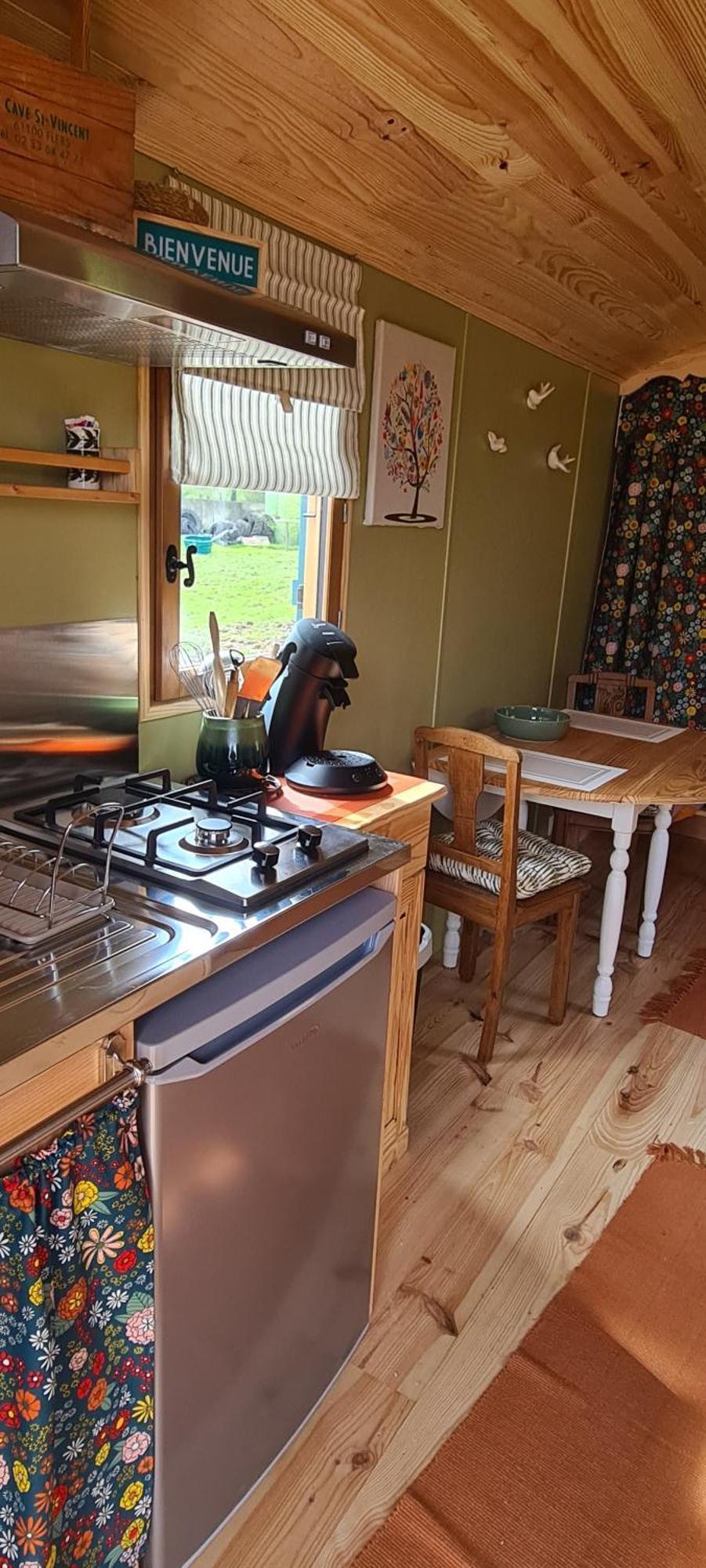 Roulotte A La Ferme Buissonniere Villa La Lande-de-Louge ภายนอก รูปภาพ